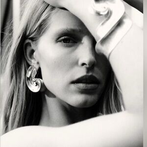 Zara Elegant Silver Swirl Earrings